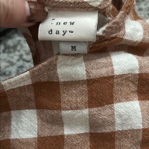 A New Day Linen Blend Brown & White Top Sz M Cute Fluttered Sleeve Final Sale